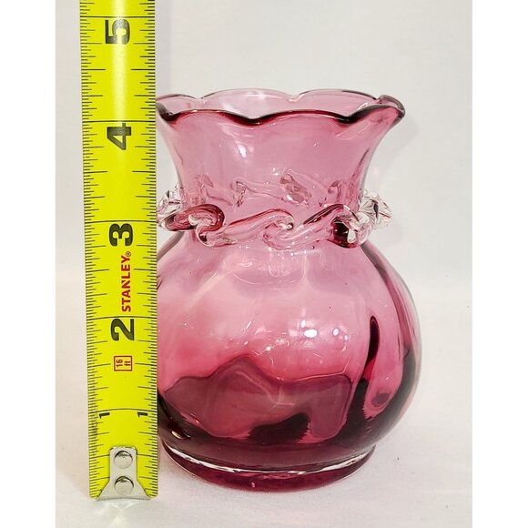 Vintage Pilgrim Glass Pink ornate vase - Picture 4 of 4
